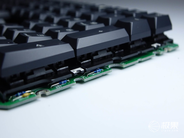 [開箱] 德國櫻桃 Cherry MX Board 6.0 機械式鍵盤 青軸