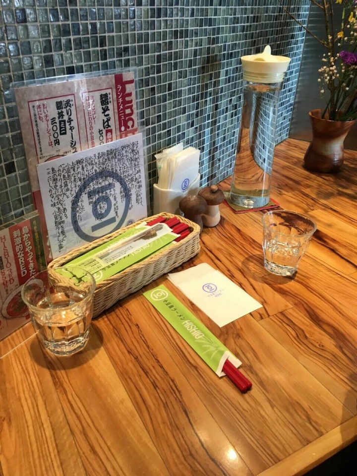 【美食。食記】岡山 倉敷 湯味重鹹，香氣略見 小豆島ラーメンHISHIO 倉敷美観地区店 老闆，你確定醬油發酵好了嗎？