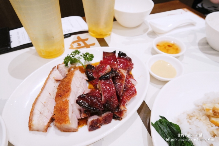 【香港│灣仔美食】甘牌燒鵝Kam's roast goose✈道地港味燒臘推薦美食、鏞記酒家第三代經營且較平價親民│獲2016&2015年米其林一星級食府推薦