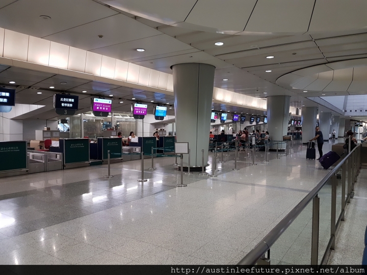香港機場與機場快線及市區預辦登機