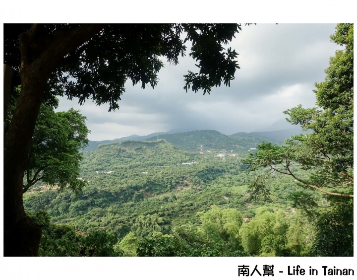 【台南東山區-景點】幸福小農場│無邊際戲水池~~仙湖休閒農場(住宿.美食.山景.咖啡)
