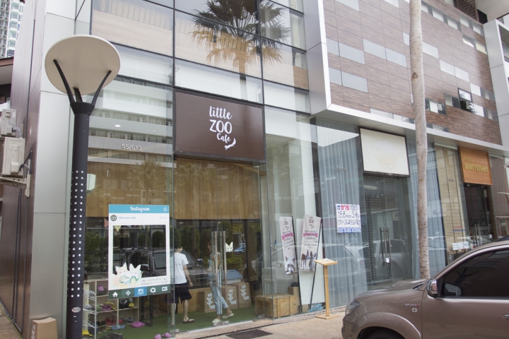 曼谷。little zoo cafe'。小動物愛裸體