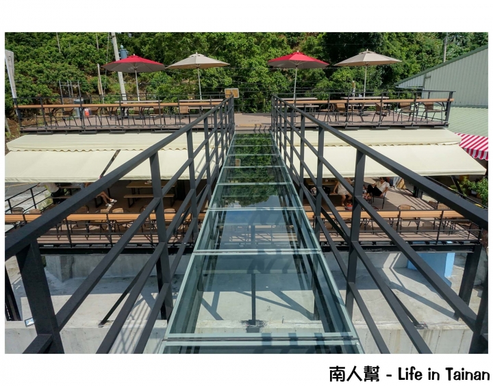 【台南東山區-美食】東山無敵山景│全透明玻璃天空步道~~174翼騎士咖啡驛站