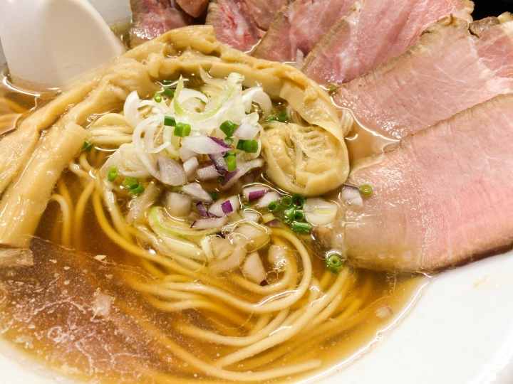 【美食。食記】東京 鶯谷 魚乾不俗，鹹淡合度 麵處 晴 拉麵 沾麵 剛好喝一杯水的鹹度 麺処 晴