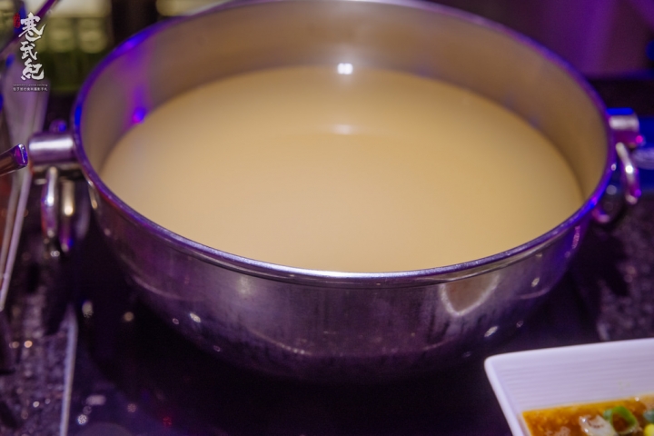 Shabu Lounge 浪奇時尚鍋物‧捷運忠孝復興站｜時尚精品涮涮鍋‧龍蝦雙人套餐兩千有找！