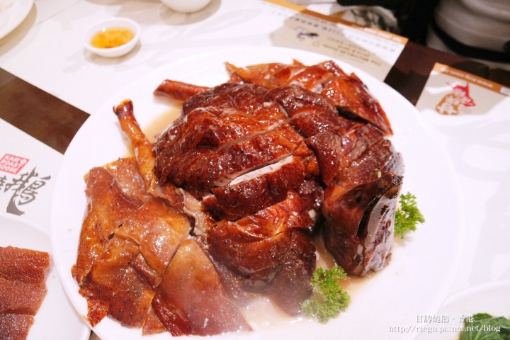 【香港│灣仔美食】甘牌燒鵝Kam's roast goose✈道地港味燒臘推薦美食、鏞記酒家第三代經營且較平價親民│獲2016&2015年米其林一星級食府推薦