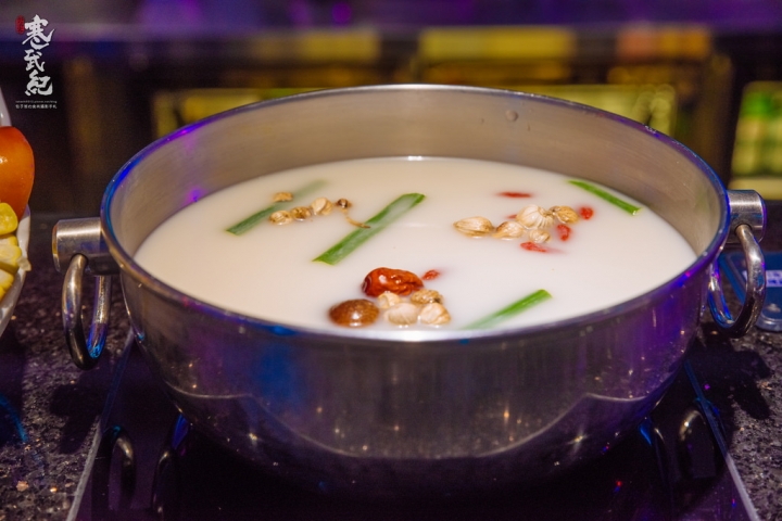 Shabu Lounge 浪奇時尚鍋物‧捷運忠孝復興站｜時尚精品涮涮鍋‧龍蝦雙人套餐兩千有找！
