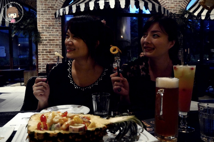 台中x美食｜好友聚餐「夏夜狂歡』in金色三麥市政店(草裙舞比賽、桌邊魔術秀/附影片)