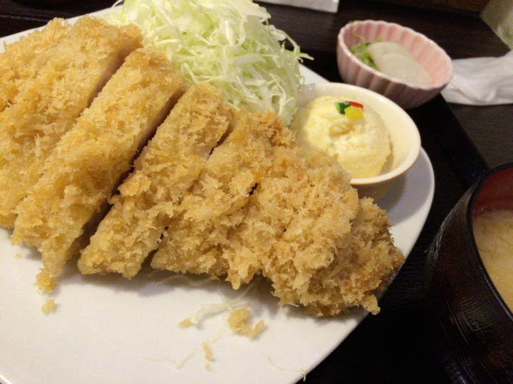 【美食。食記】東京 高田 成蔵 成藏 豬排飯 肉質香甜 油炸微斂 走鋼索不太穩的日本第一名