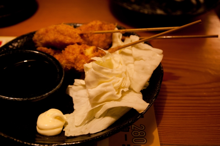 【美食。食記】東京 池袋 全面禁煙的鳥貴族 求救！長輩受不了煙味 價格偏高，種類略少 串燒 居酒屋東京都豊島区