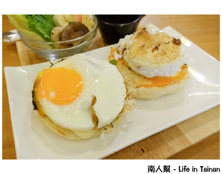 【台南安平-美食】│套餐│輕食│甜點│咖啡飲品│都市中的小寧靜時光 ~~ Cafe720