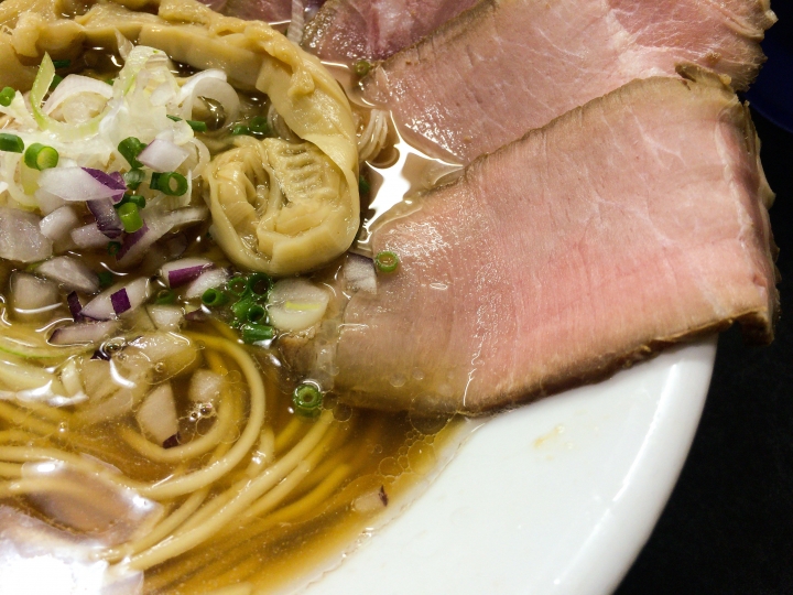 【美食。食記】東京 鶯谷 魚乾不俗，鹹淡合度 麵處 晴 拉麵 沾麵 剛好喝一杯水的鹹度 麺処 晴