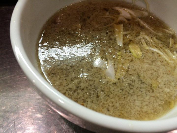 【美食。食記】東京 大久保 本格麵體，日式人氣 沒有湯的二郎系 大  在大久保的最後一碗 乾麵 拉麵 沾麵