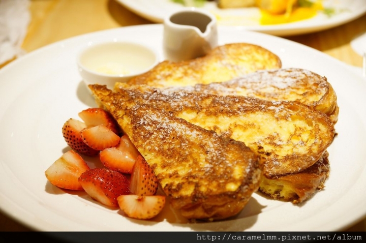 【台北大安】紐約早餐女王Sarabeth's 台灣1號店 強勢襲捲台灣！不用到日本也能品嚐到煙燻鮭魚班尼迪克蛋～忠孝敦化捷運/忠孝復興捷運/東區/SOGO敦化館