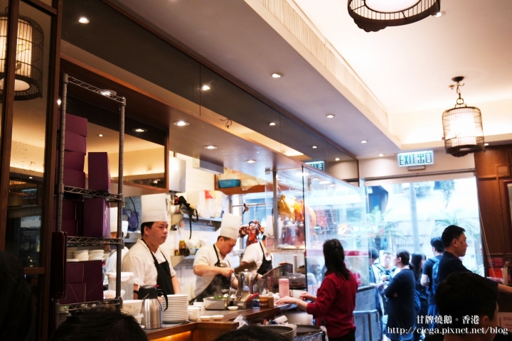 【香港│灣仔美食】甘牌燒鵝Kam's roast goose✈道地港味燒臘推薦美食、鏞記酒家第三代經營且較平價親民│獲2016&2015年米其林一星級食府推薦