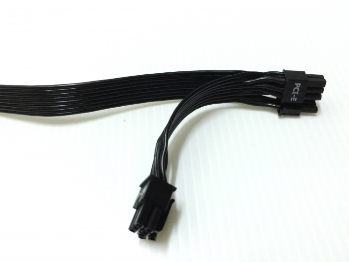 全模組化 Hybrid風扇控制 XFX XTR550金牌電源