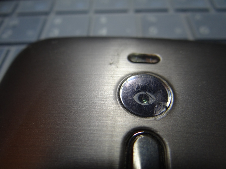 Zenfone2 鏡頭玻璃破裂 能修理嗎?