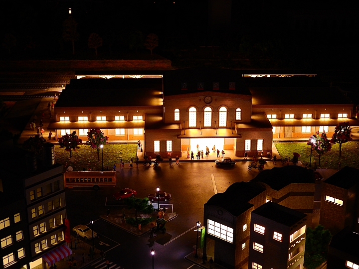 Nikon P900記錄哈瑪星台灣鐵道館HO(1:87)規台灣鐵道場景總長1083公里，模型鐵道總長2公里實景。