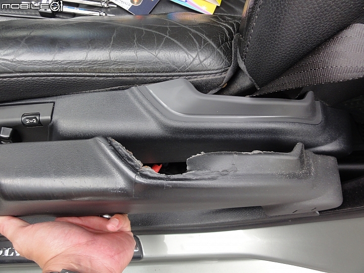 [DIY分享] VOLVO XC90座椅側蓋板自行更換