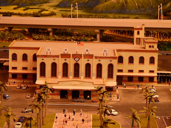 Nikon P900記錄哈瑪星台灣鐵道館HO(1:87)規台灣鐵道場景總長1083公里，模型鐵道總長2公里實景。