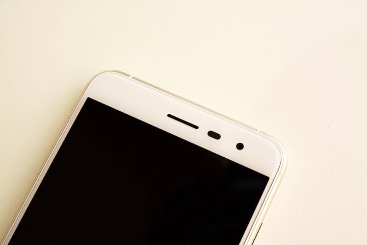 [開箱] 拍照、續航前段班手機-月光白ASUS ZENFONE3 ZE552KL 4G/64G