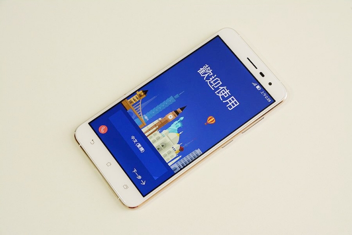 [開箱] 拍照、續航前段班手機-月光白ASUS ZENFONE3 ZE552KL 4G/64G