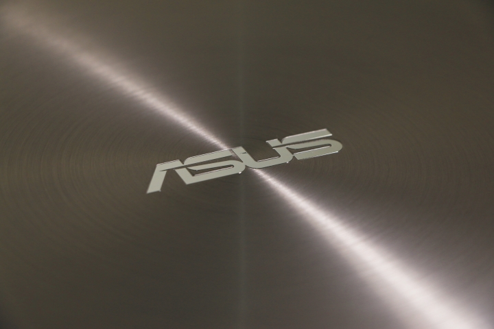 [開箱] ASUS Zenbook UX510(新增:續航力測試)