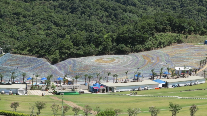 Sportsvan里程快破萬  象鼻岩 星空草原 散心之旅