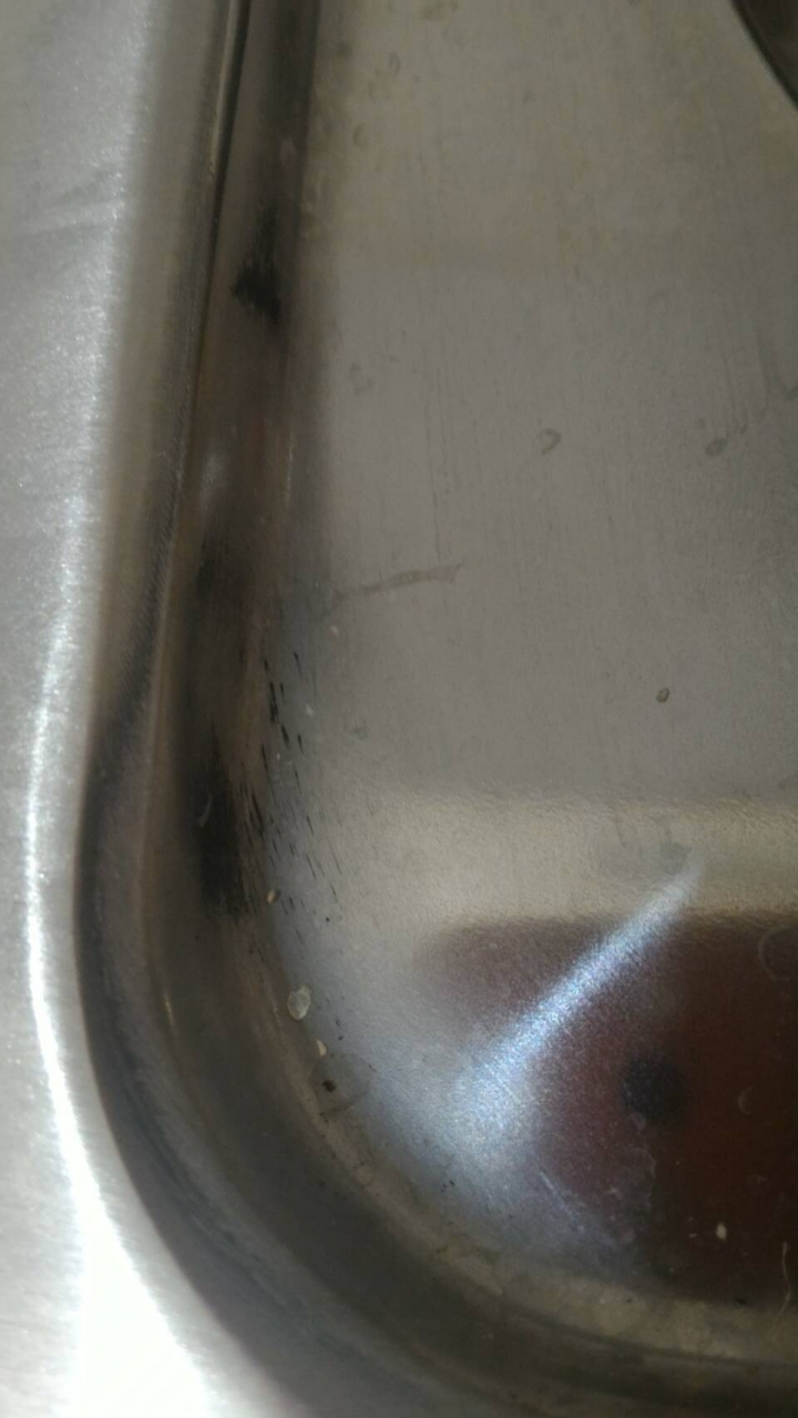 新做的流理台水槽,怎麼弄掉這痕跡