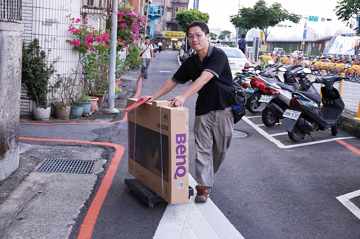 護眼低藍光的視覺饗宴 ~ BenQ 50IZ7500 4K 50吋護眼低藍光大型液晶開箱和評測
