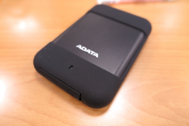 ADATA威剛 HD700 IP56三防隨身硬碟開箱+心得