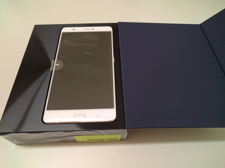 Zenfone 3 白色/ Zenfone 3 Ultra 白色開箱 補上 NEXUS 6P拍照PK