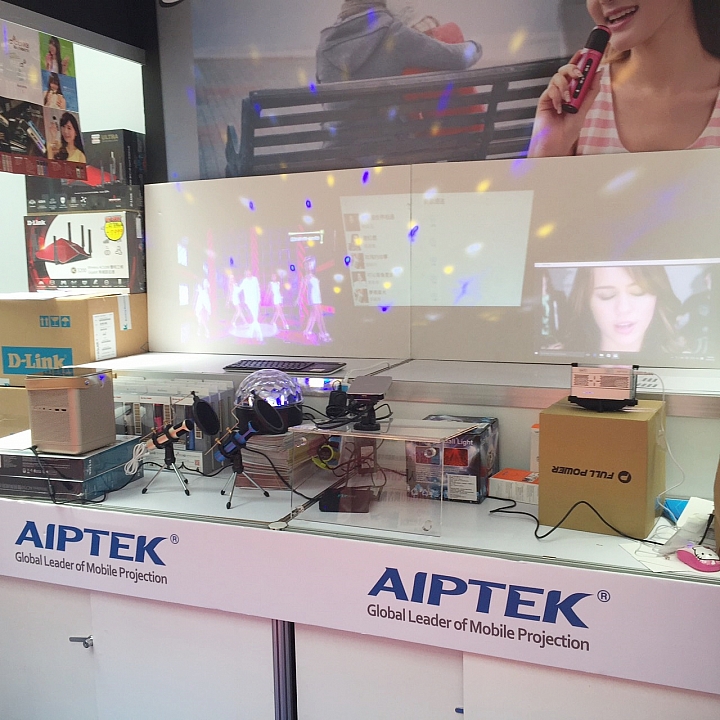 多媒體展挖寶開箱文--微型投影機 i70