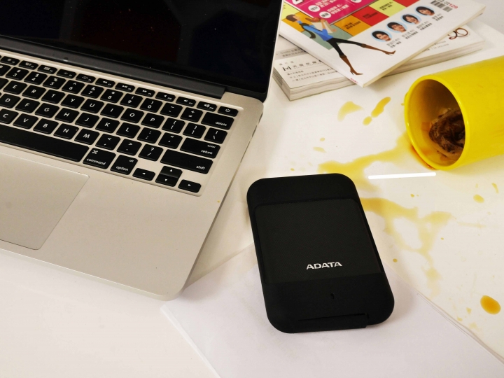 ADATA威剛 HD700 IP56三防隨身硬碟開箱+心得