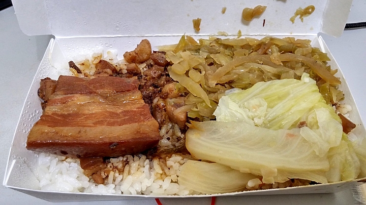 滷肉飯配龍蝦
