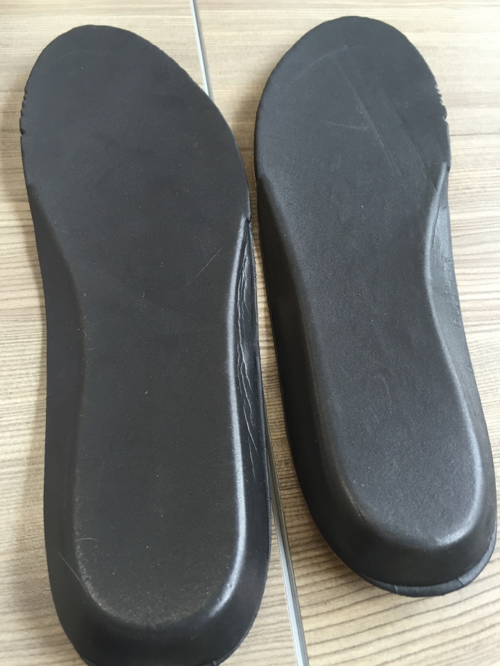 請幫忙鑑定dr.martens 真假