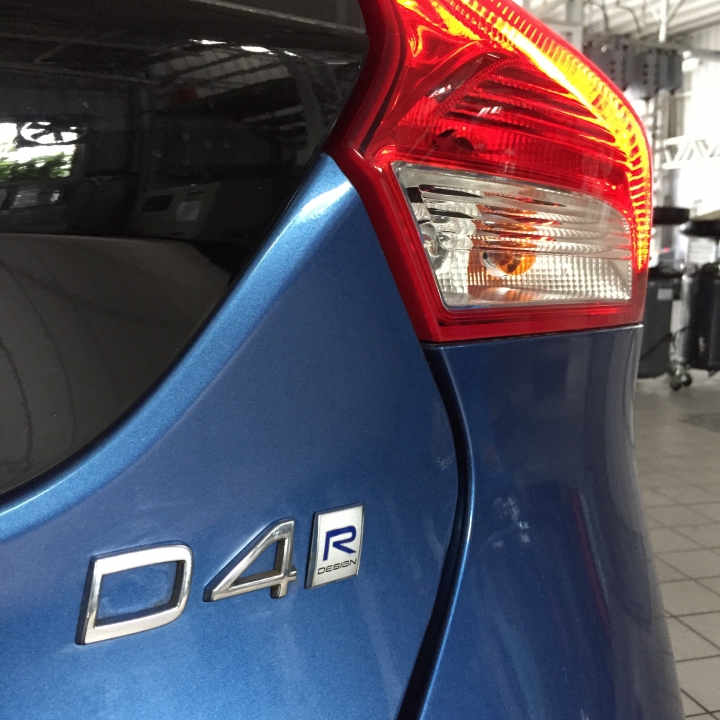畫龍點睛 - 安全與動力首選 Volvo V40 R-Design 2017年式 (非試不可試駕活動)