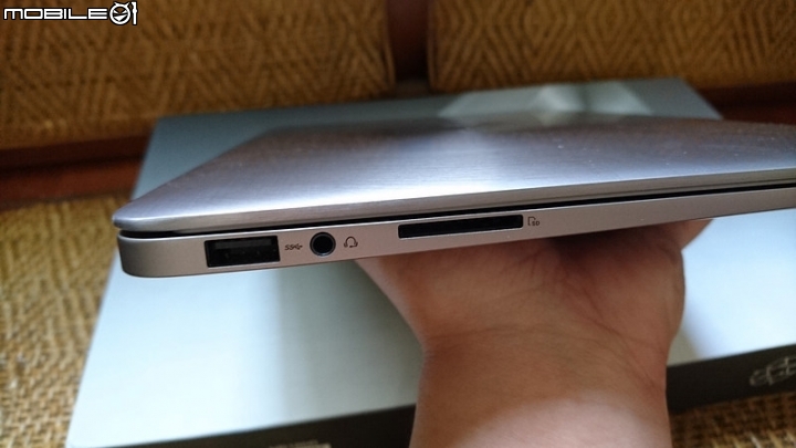 [首發] ASUS ZenBook UX330UA金屬灰開箱 方便攜帶的輕薄筆電