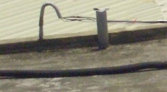 突出地面一節的電線管路,從底部斷裂如何補救?
