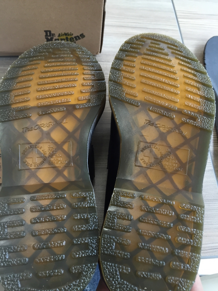 請幫忙鑑定dr.martens 真假