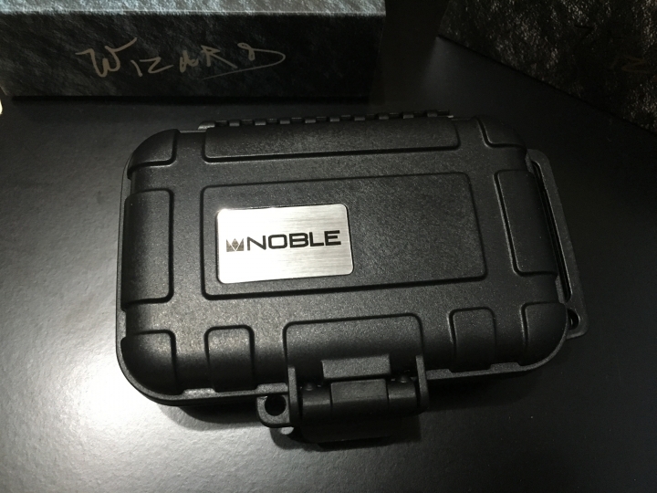 [簡單開箱] Noble 6 六單體 類客製耳機 純分享