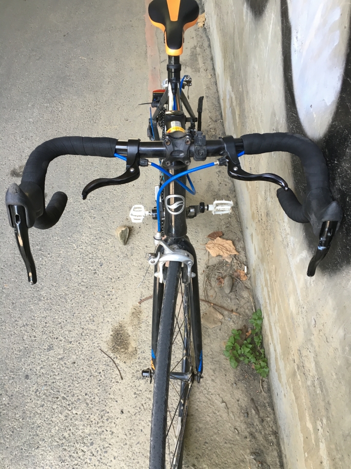 公路車前叉歪掉