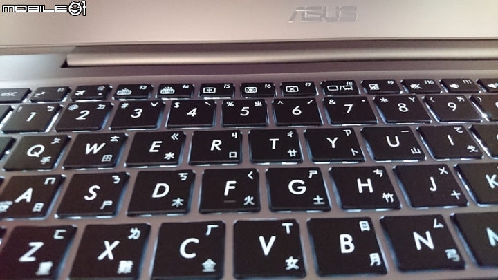 [首發] ASUS ZenBook UX330UA金屬灰開箱 方便攜帶的輕薄筆電