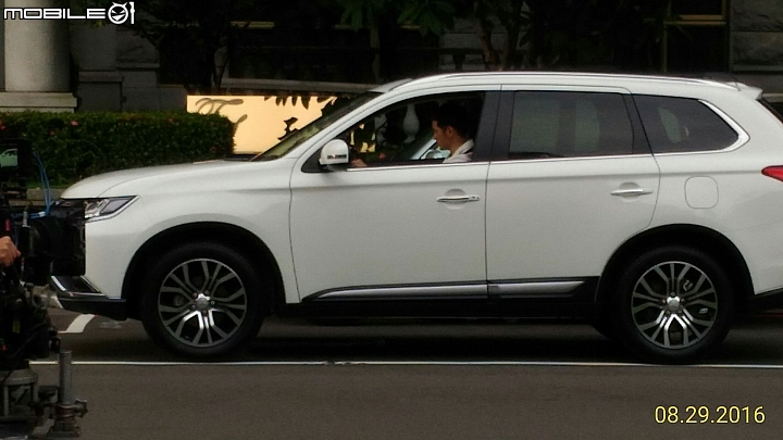 捕獲改款國產 mitsubishi outlander