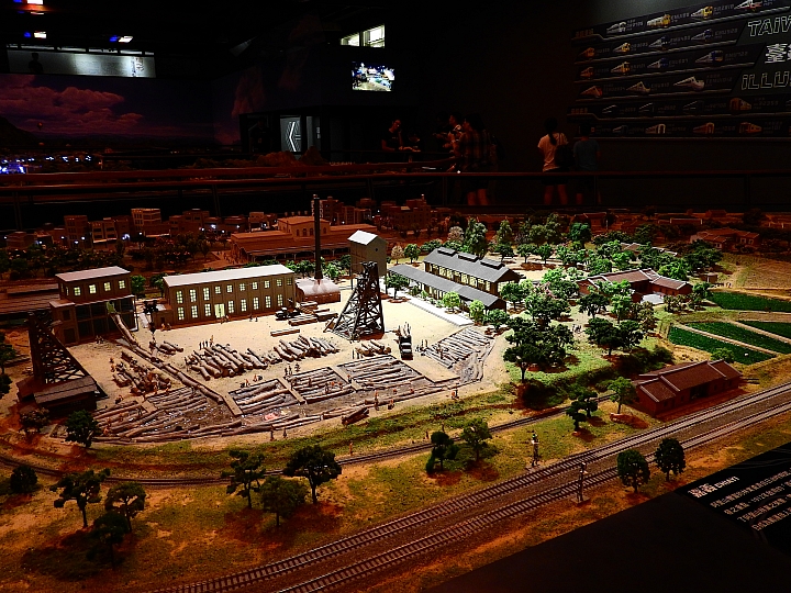 Nikon P900記錄哈瑪星台灣鐵道館HO(1:87)規台灣鐵道場景總長1083公里，模型鐵道總長2公里實景。