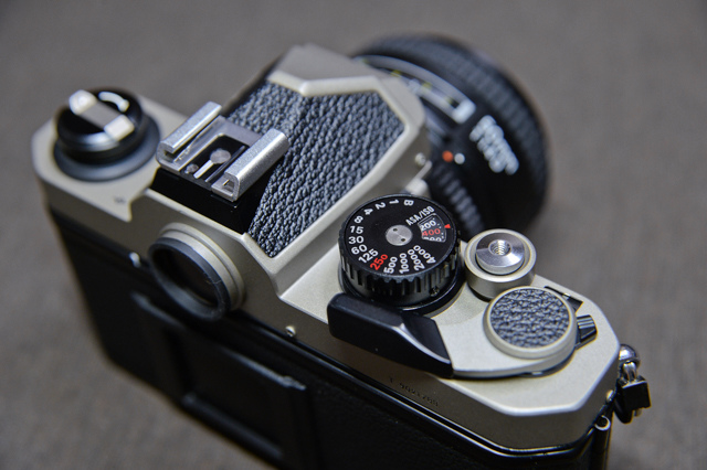 [亂開箱] 經典銘機 - Nikon FM2/T 鈦合金版