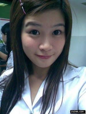 大家要不要來看圖.討論一下泰國女大學生的制服好不好看?