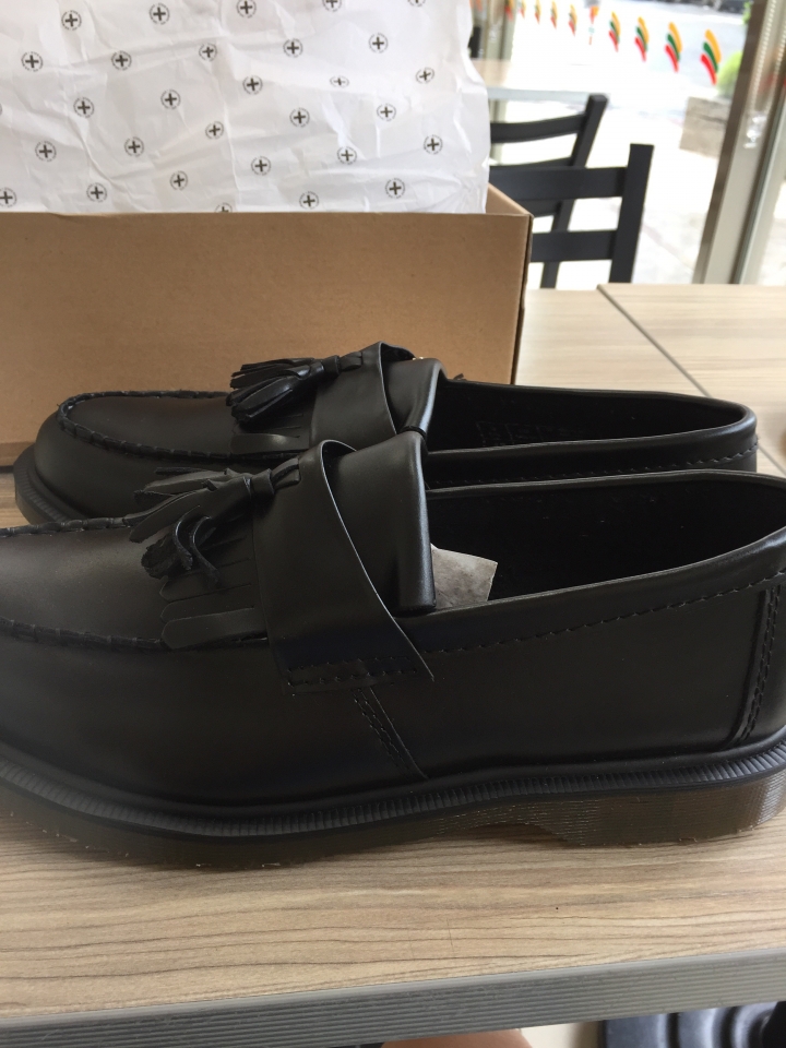 請幫忙鑑定dr.martens 真假