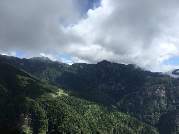 七卡．雪東