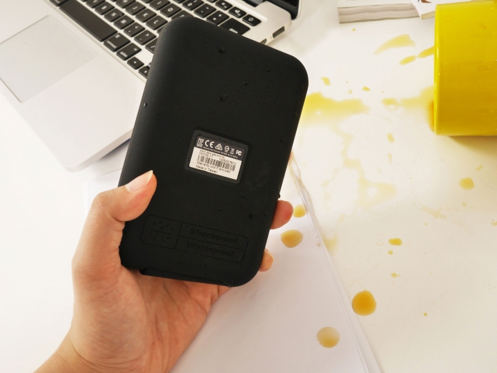 ADATA威剛 HD700 IP56三防隨身硬碟開箱+心得